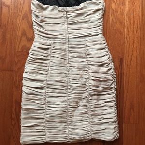 Sweetheart neckline, bodycon dress